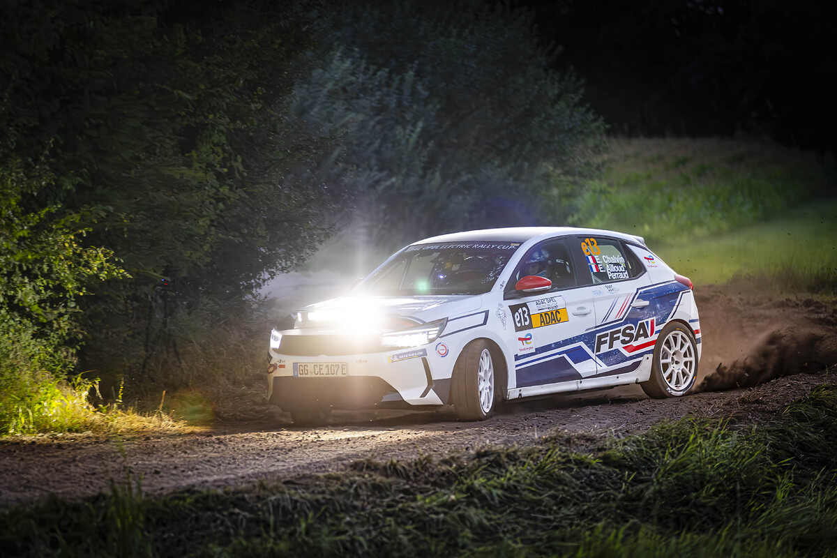 Le Opel Corsa elettriche da rally ai piedi del Monte Bianco