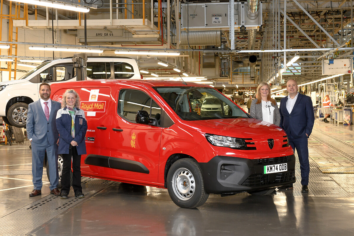 ROYAL MAIL BOOSTS ELECTRIC VEHICLE FLEET WITH PEUGEOT Peugeot Stellantis