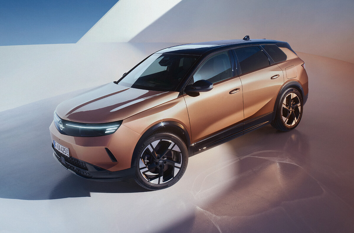 Opel is Electric Dealership Debut for New Opel Grandland Electric Opel Stellantis