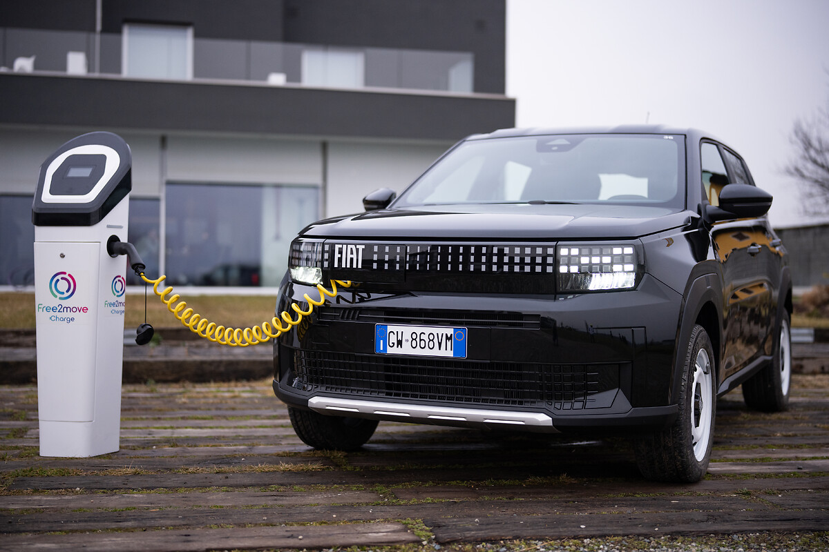 Fiat Panda Grande je späť! Elektrický pohon, praktický dizajn a množstvo prekvapení v jednom dostupnom balení.