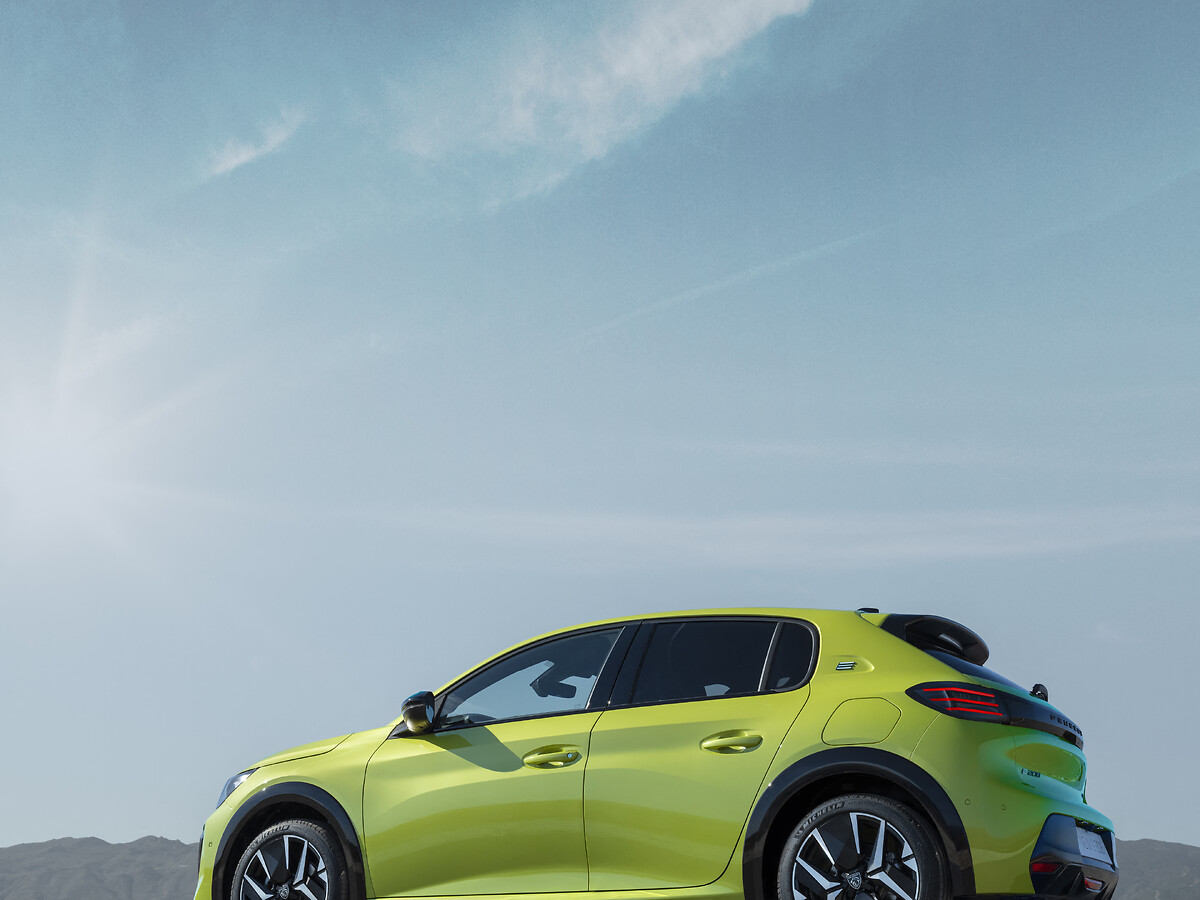 PEUGEOT_E_208_2307STYP_514