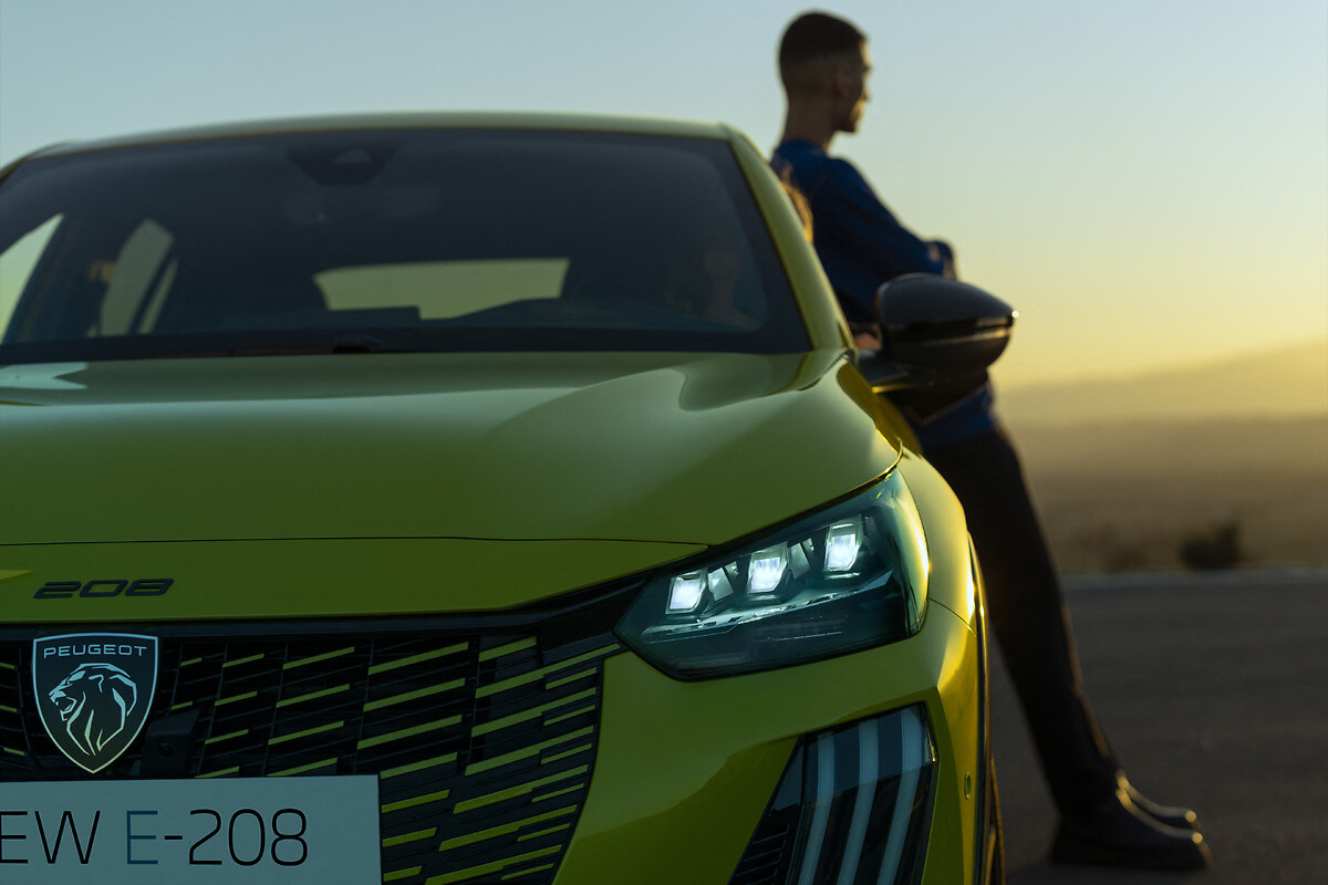 PEUGEOT_E_208_2307STYP_706