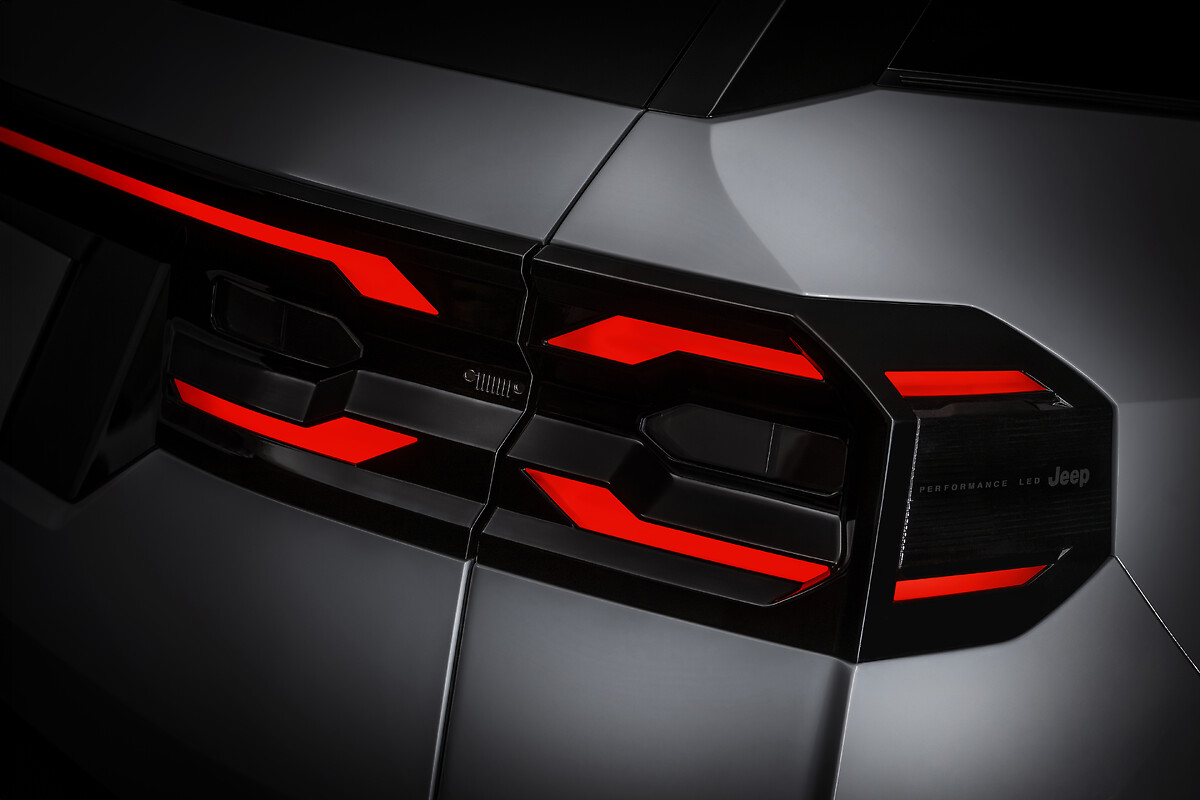 Faros y faros traseros Jeep Compass 2025 | EUROPA COCHE
