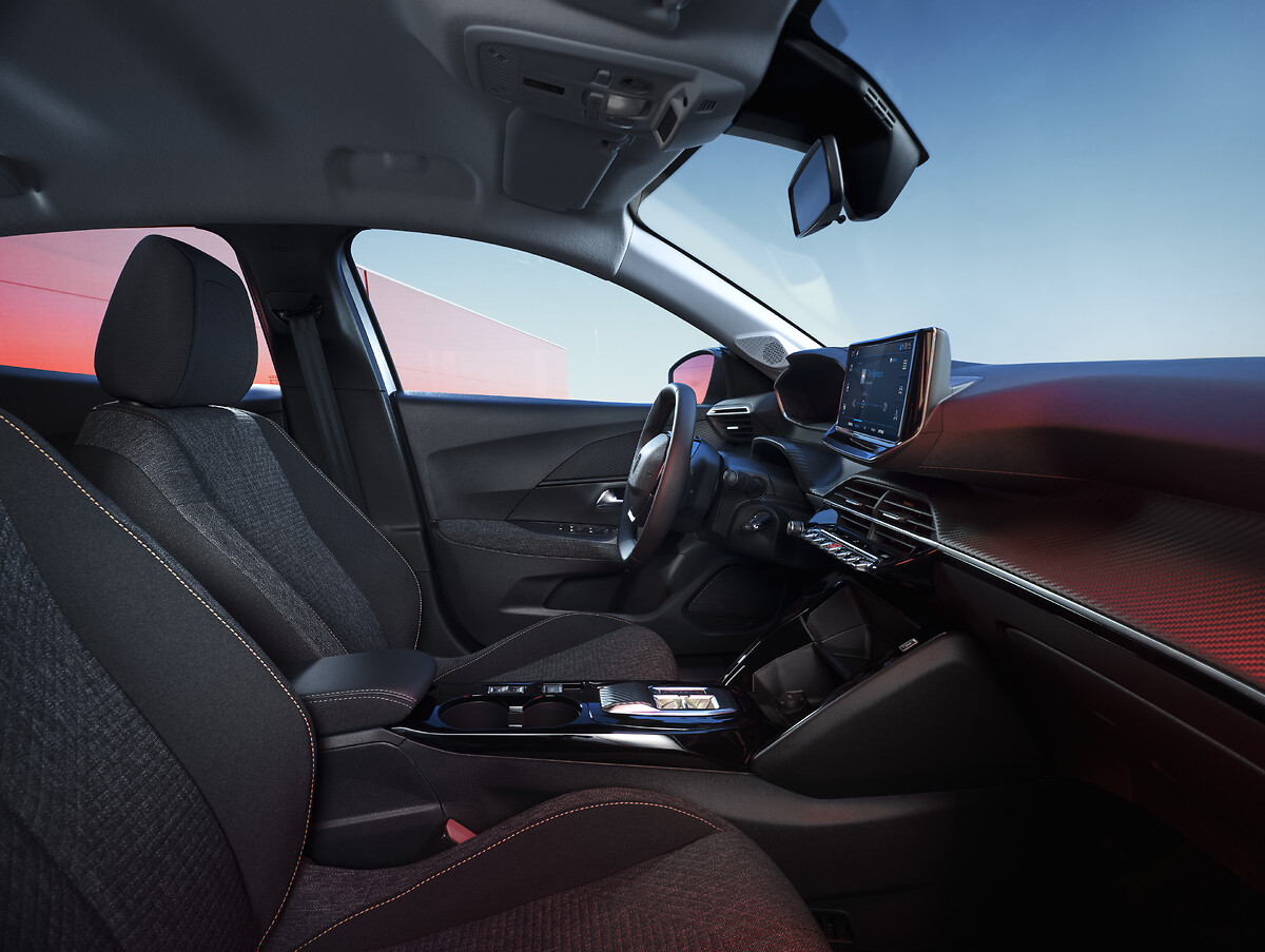 PEUGEOT_208_HYBRID_STYLE_ (4)