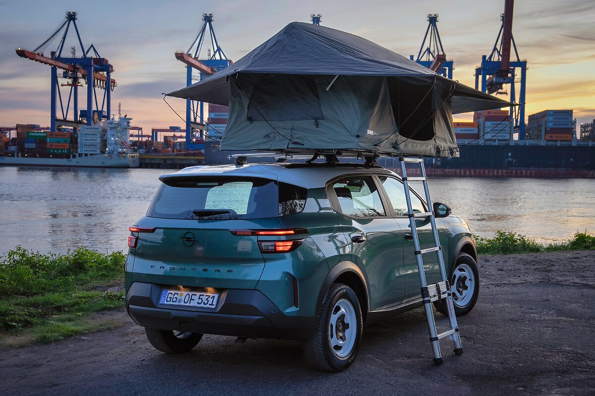 The new Opel Frontera with Roof Tent