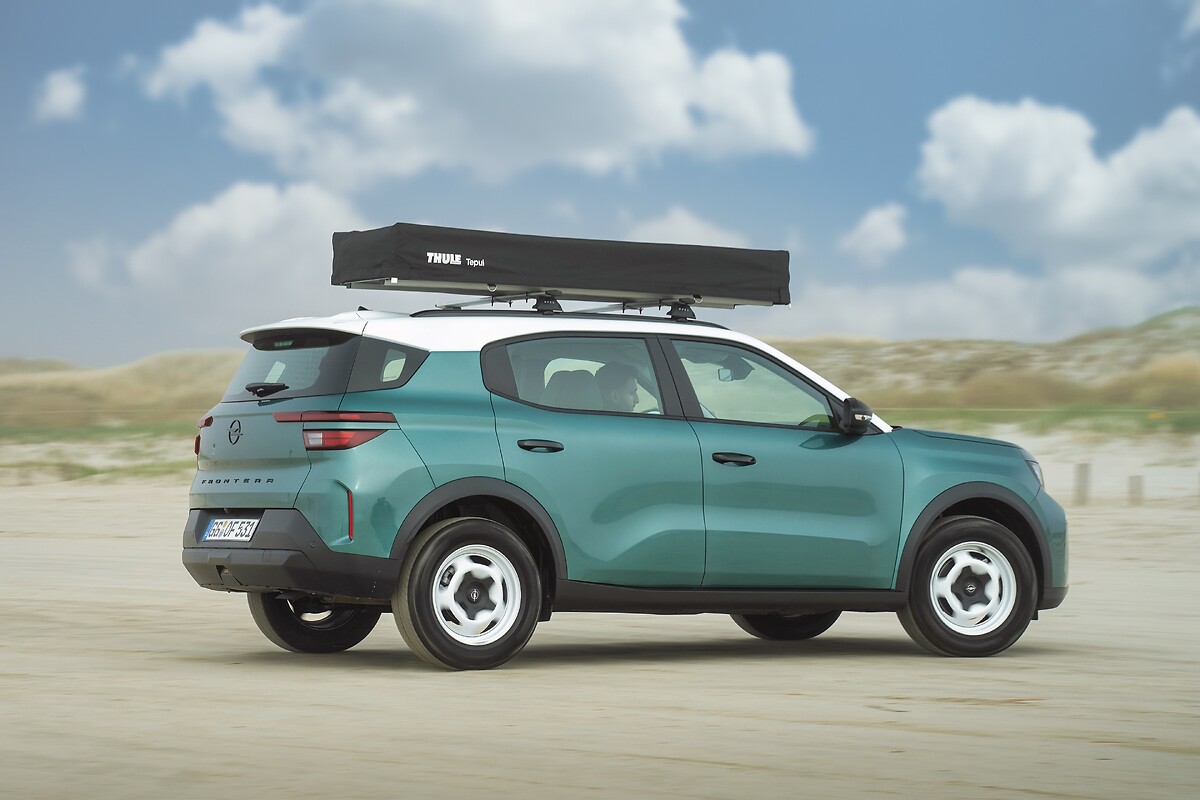 The new Opel Frontera with Roof Tent