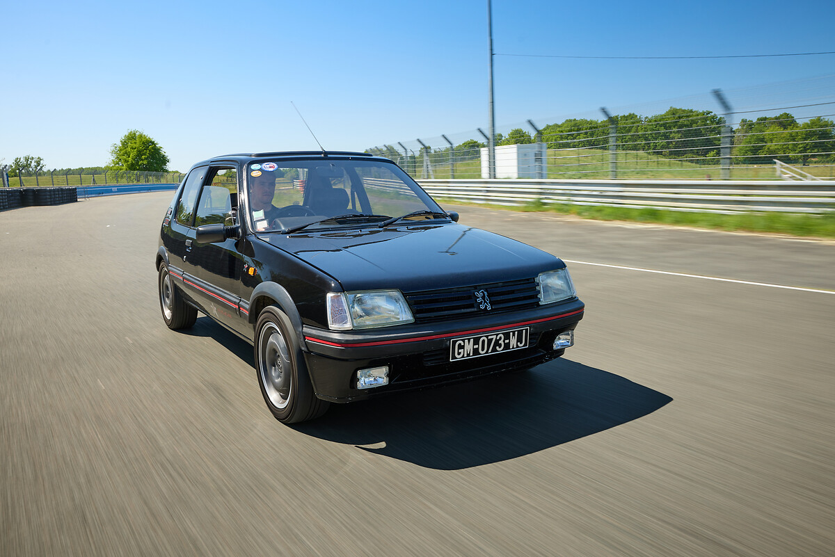 PEUGEOT_205_GTi_2025 (5)