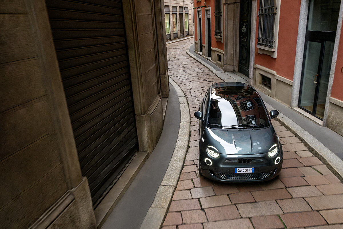 Fiat500eGiorgioArmaniCollectorsedition (1)
