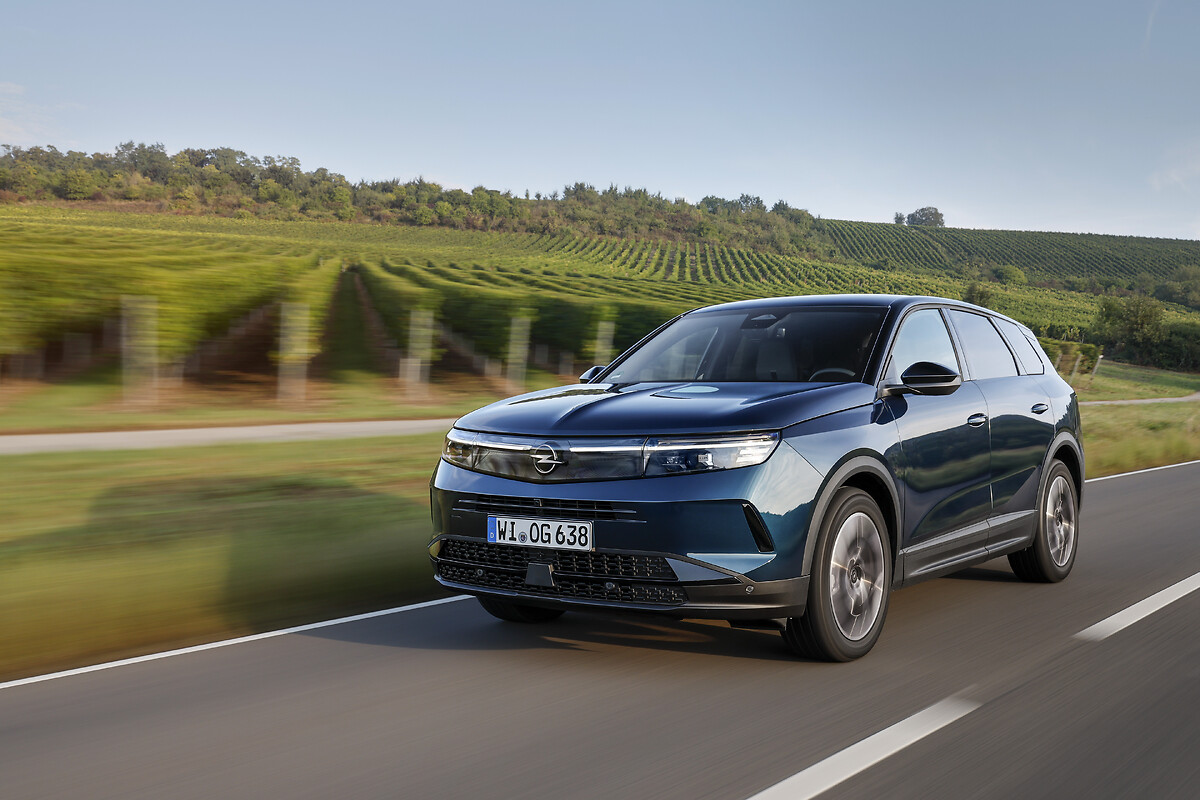 NewOpelGrandlandHybrid