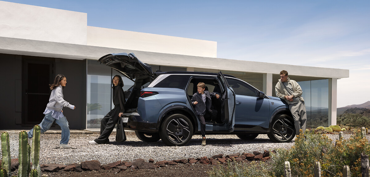 PEUGEOT_E5008_LONG_RANGE_2403CV_201_FR