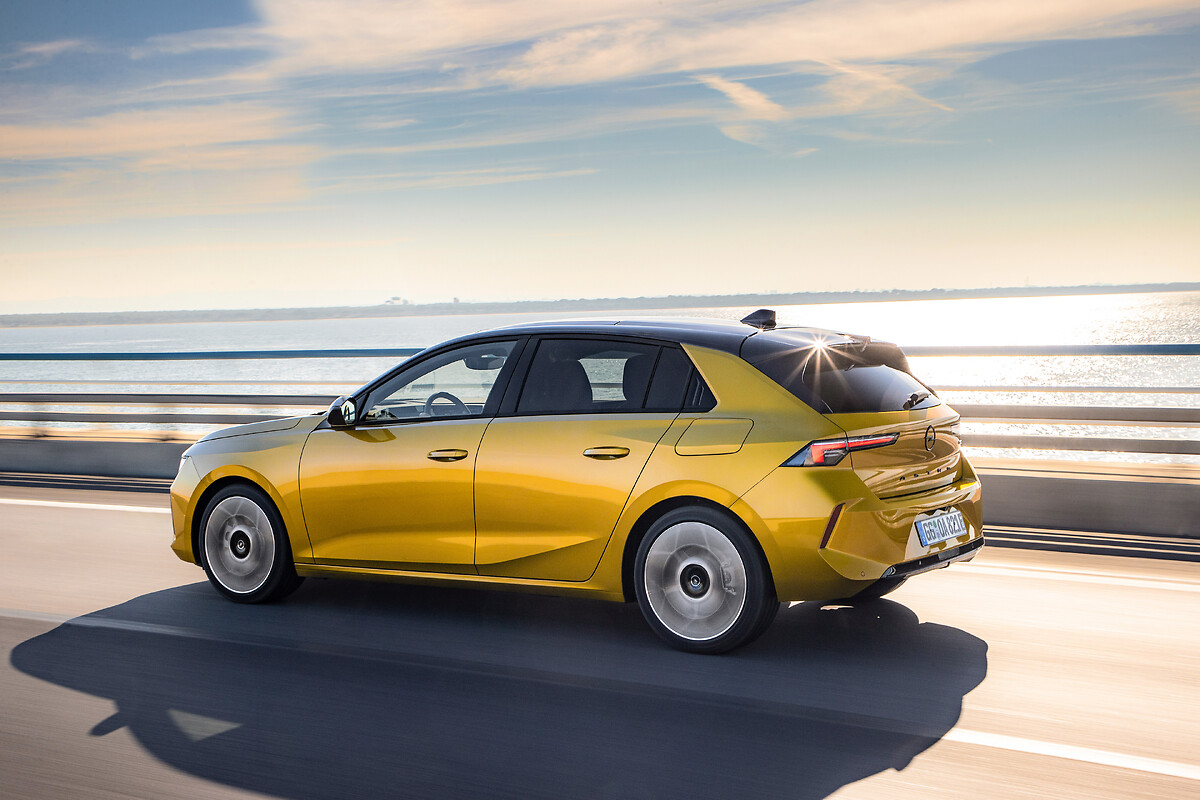 Mehr Leistung, mehr Reichweite, gleicher Preis: Neuer Plug-in-Hybrid für Opel Astra und Astra Sports Tourer