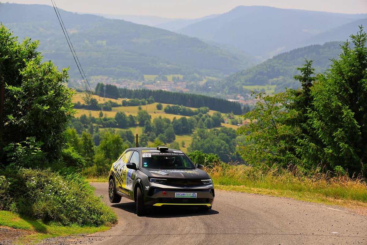 Der ADAC Opel Electric Rally Cup „powered by GSE“ startet in die zweite Saisonhälfte 2025