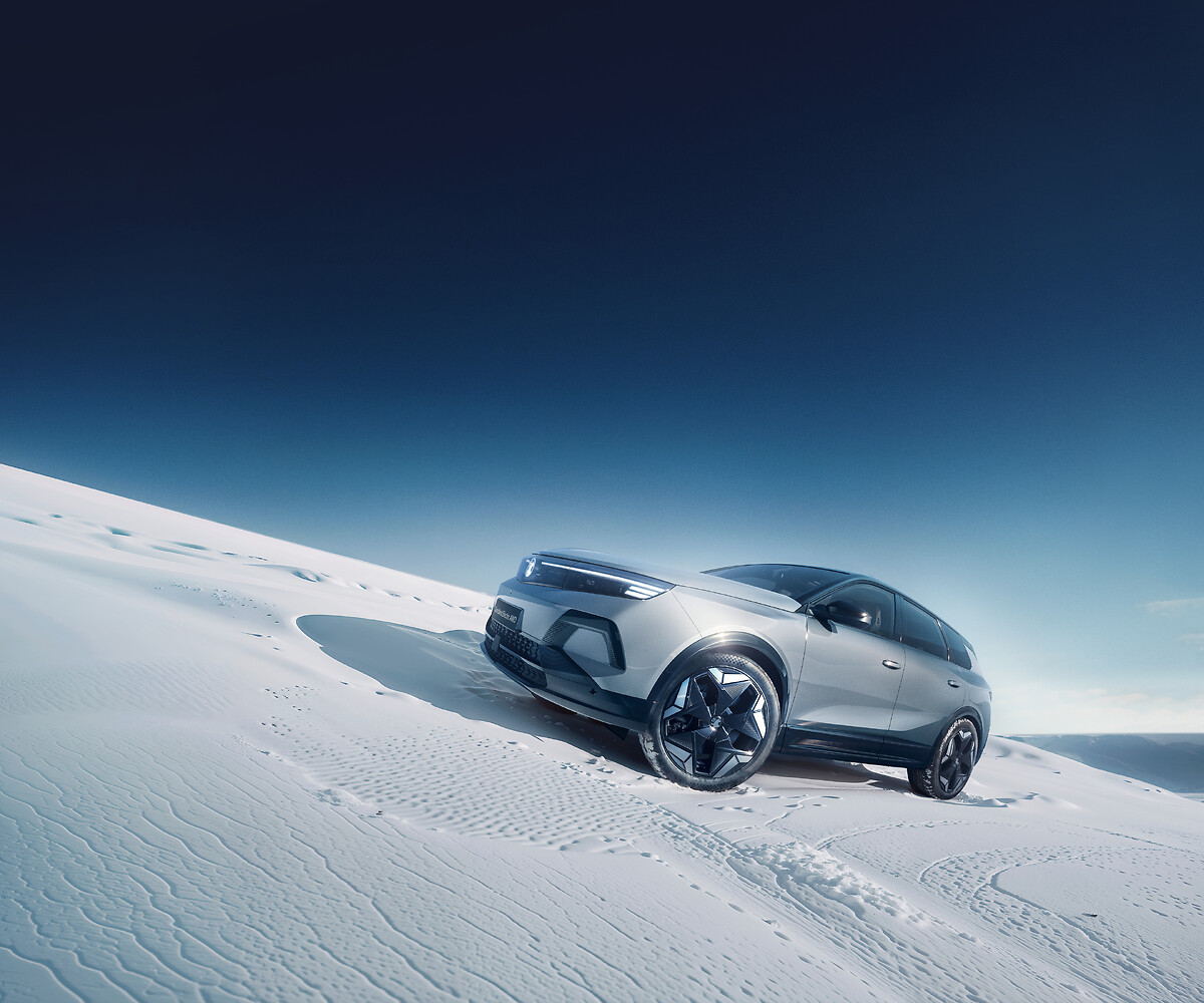 VAUXHALL_GRANDLAND-eAWD (1)
