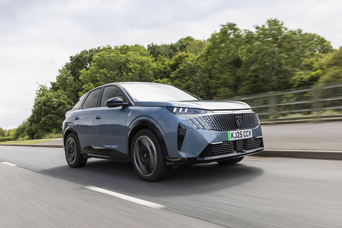 NEW_PEUGEOT_E3008AWD_EXT_UK_2025 (2)