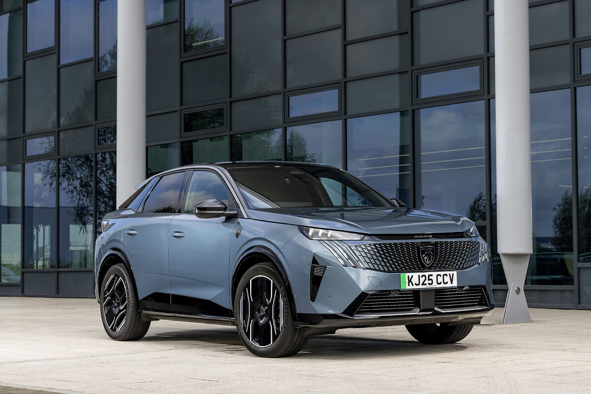 NEW_PEUGEOT_E3008AWD_EXT_UK_2025 (8)