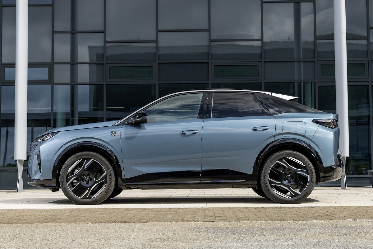 NEW_PEUGEOT_E3008AWD_EXT_UK_2025 (12)
