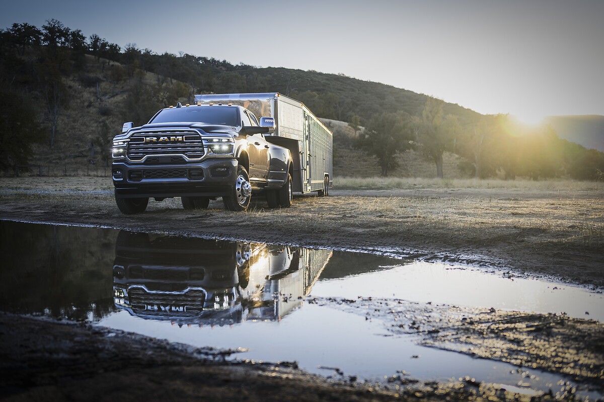 005 Ram no Salão 3500 Mega Cab Dually