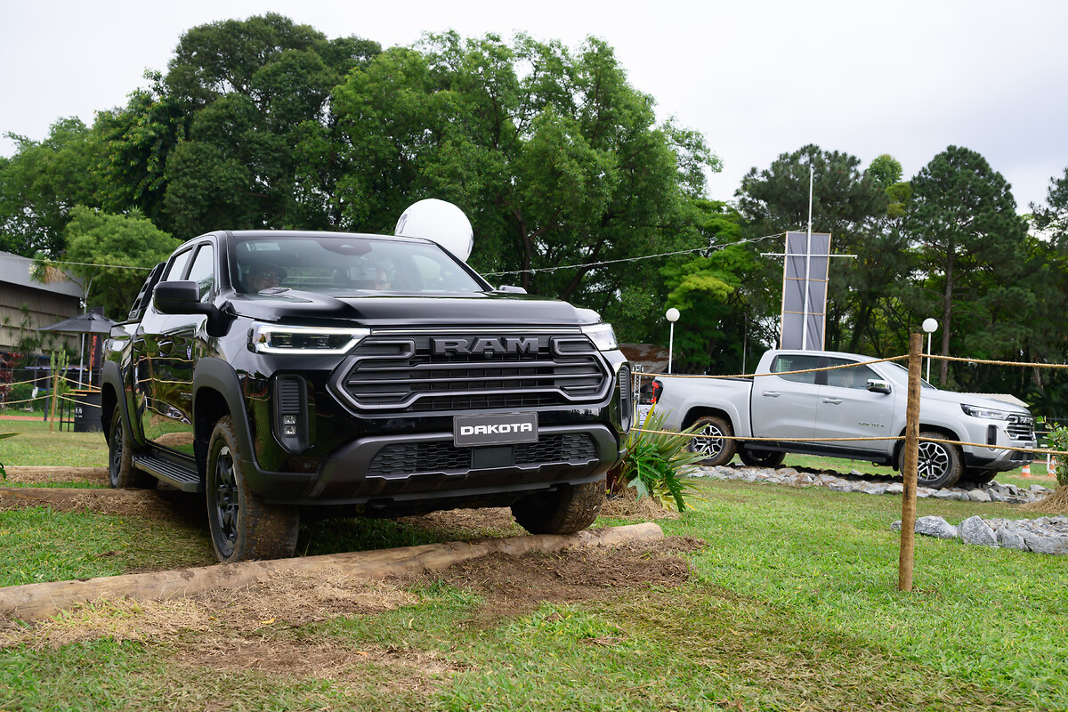 004 Casa Ram Dakota