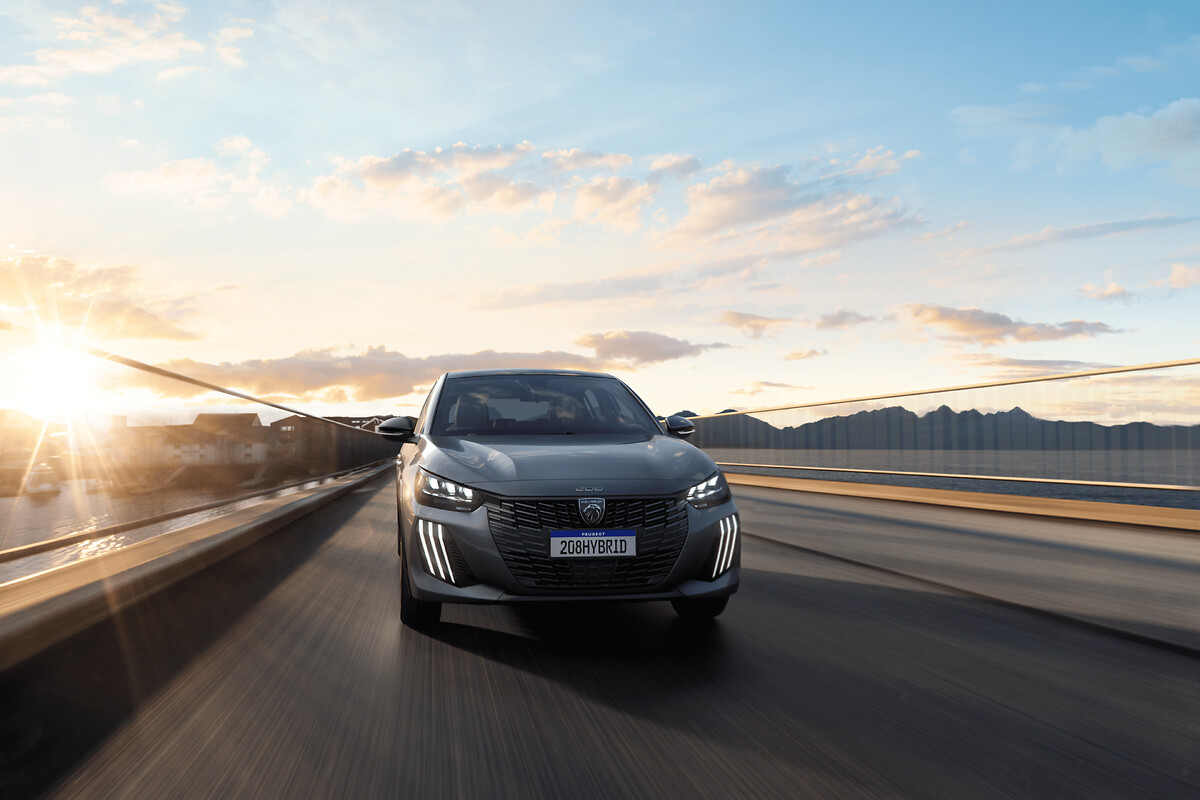 Novo Peugeot 208 GT Hybrid é eleito o modelo mais luxuoso, bonito e tecnológico até R$150 mil no Ranking Casual EXAME