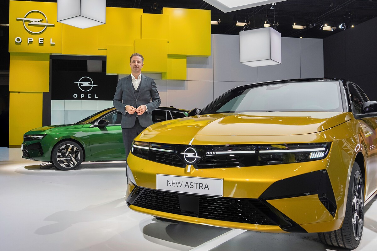 New Opel Astra Celebrates World Premiere at Brussels Motor Show
