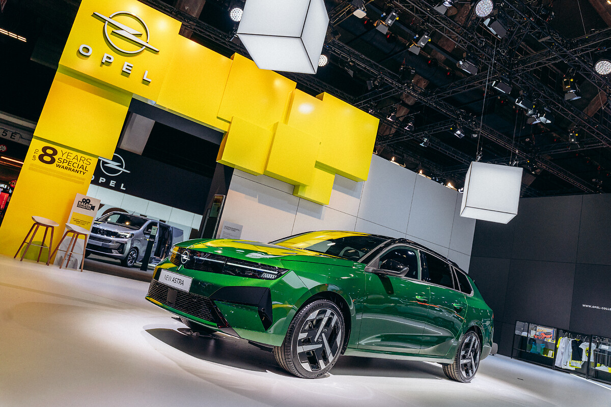 New Opel Astra Celebrates World Premiere at Brussels Motor Show