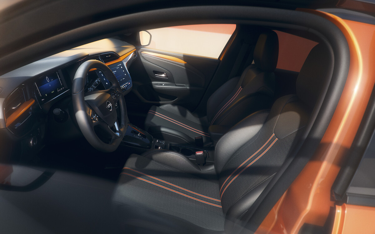 Opel Corsa Benzinli İç Mekan