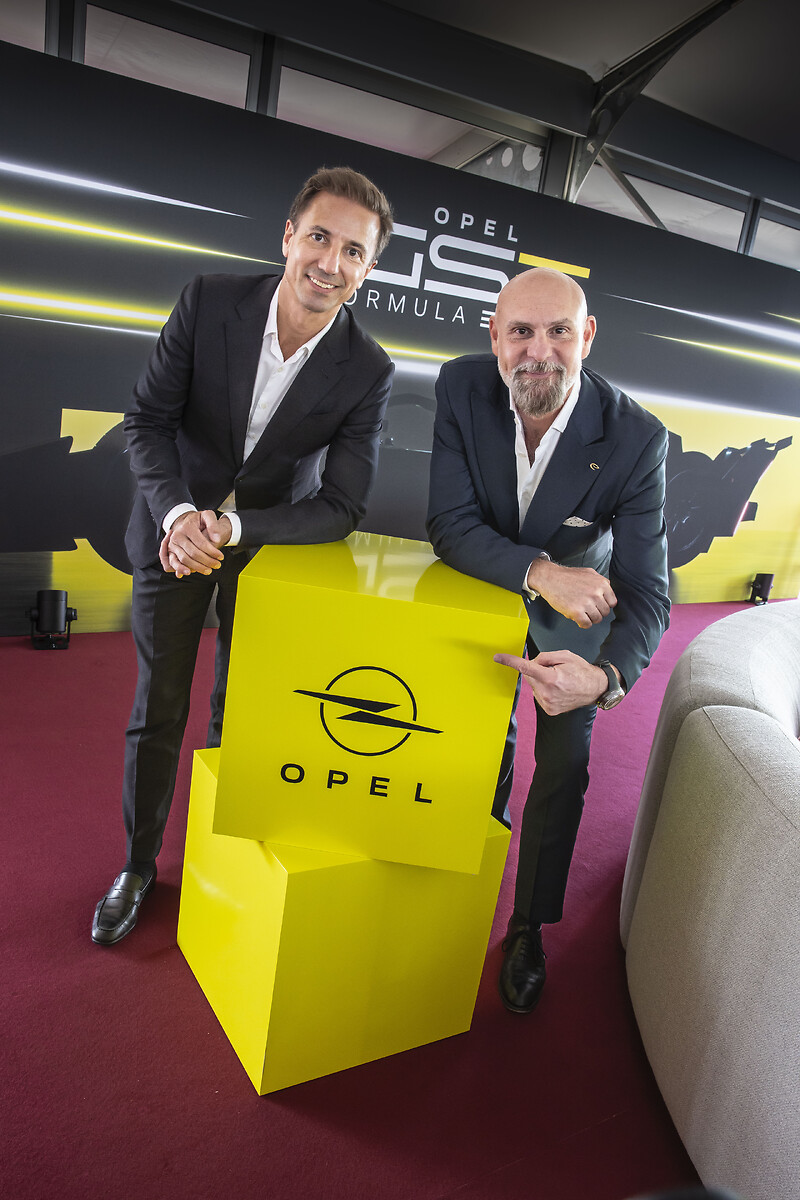 Opel CEO Florian Huettl (left) and FIA Formula E CEO Jeff Dodds