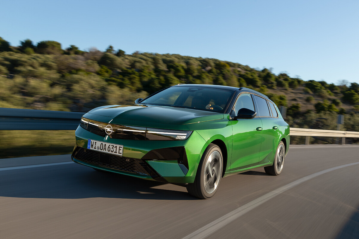 New Opel Astra Sports Tourer Electric