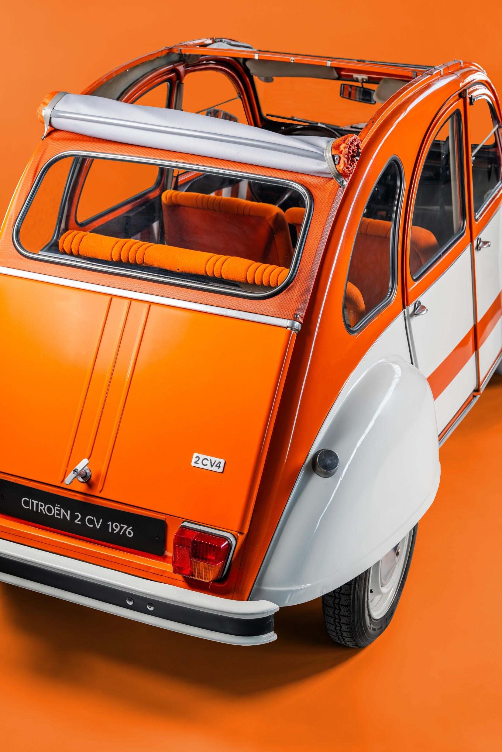 CITROËN CELEBRATES THE 50TH ANNIVERSARY OF THE 2 CV SPOT, THE