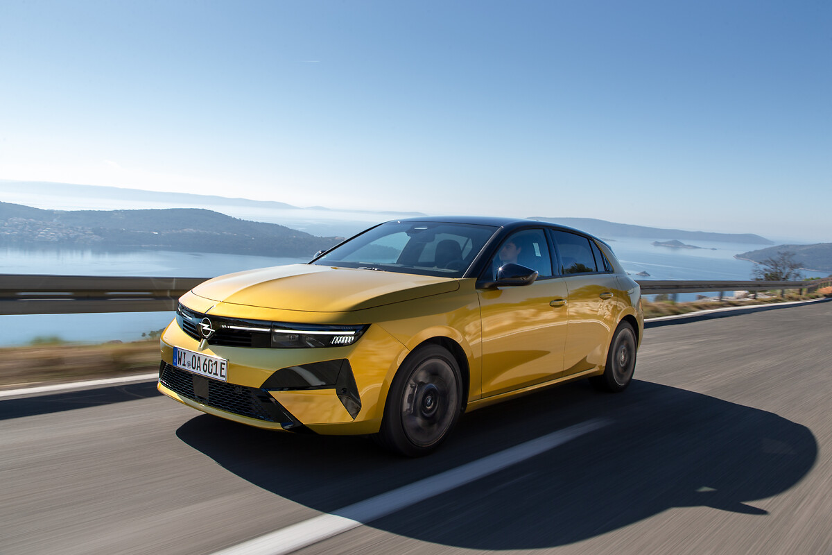 Opel Astra Plug-in-Hybrid_01