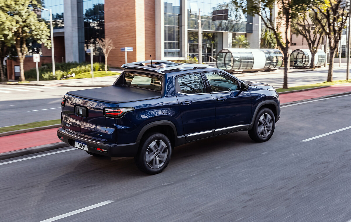Fiat Toro chega à linha 2027 como a primeira picape híbrida-leve produzida  no Brasil | FIAT | Stellantis Media