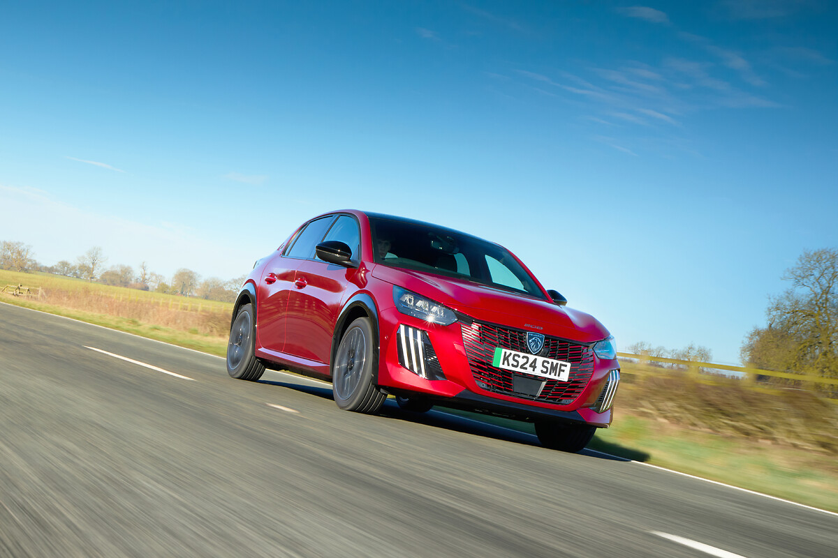 PEUGEOT_E208_UK_EXT_18