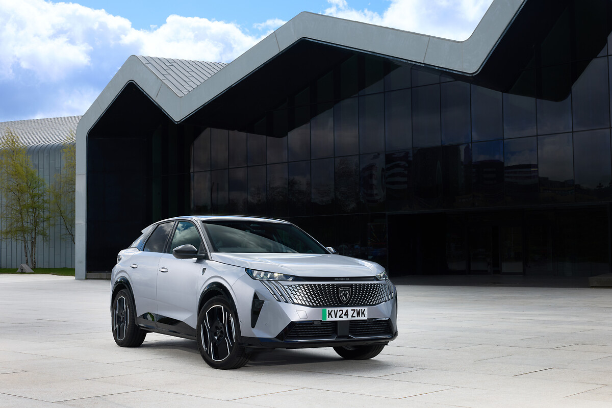 PEUGEOT_E3008_EXT_03