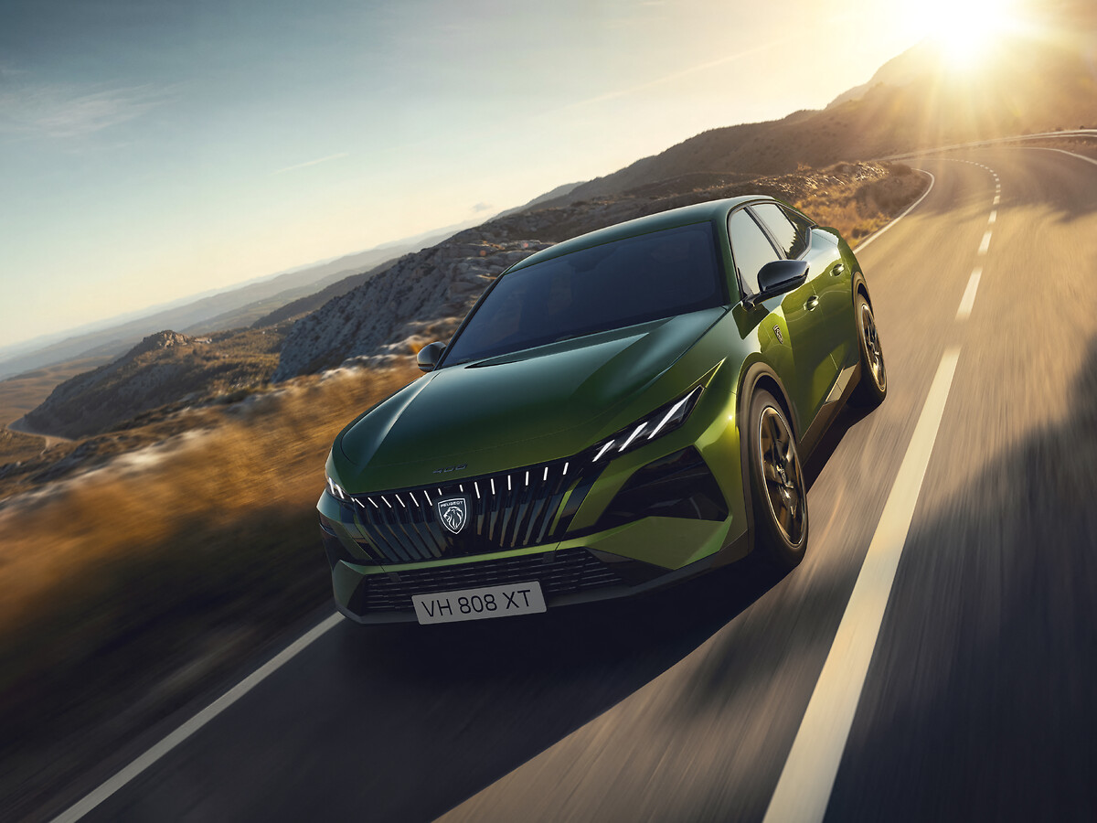 PEUGEOT_408_Reveal9