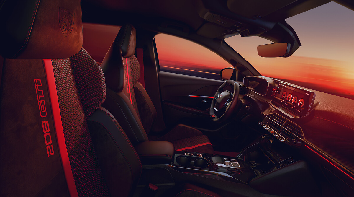 GI03_208-GTI_INTERIOR_SIDE (1)