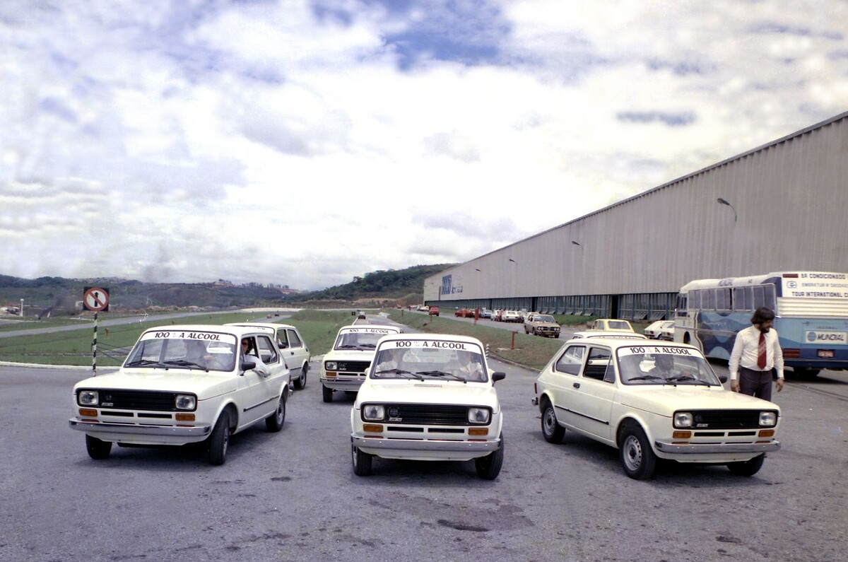 005_Fiat147etanol