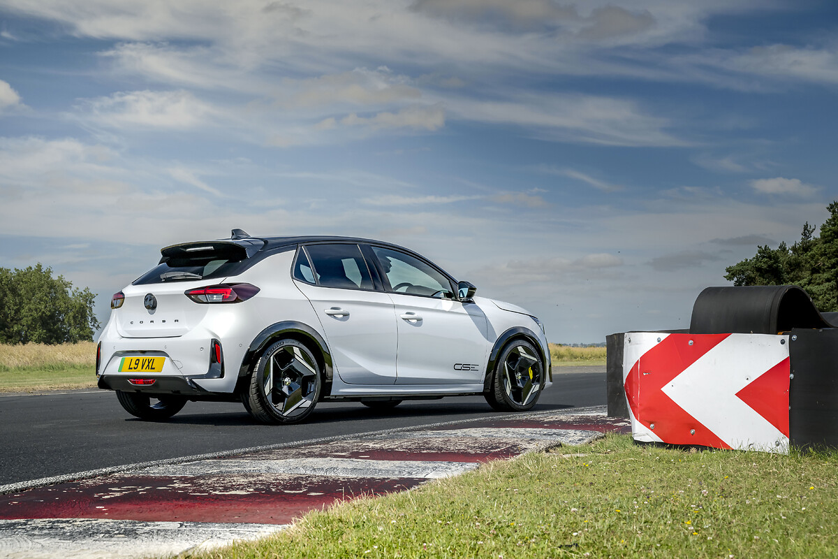 Vauxhall-Corsa-GSE (2)