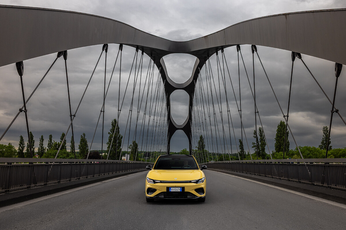 B05DynamicYellow