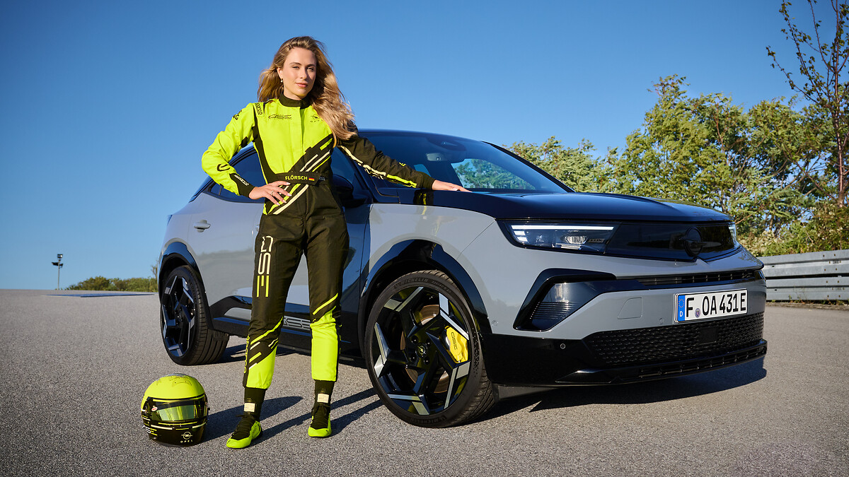 “Racing DNA, Brought to the Road”: Discovering the Racing Roots of the Opel Mokka GSE with Brand Ambassador Sophia Flörsch