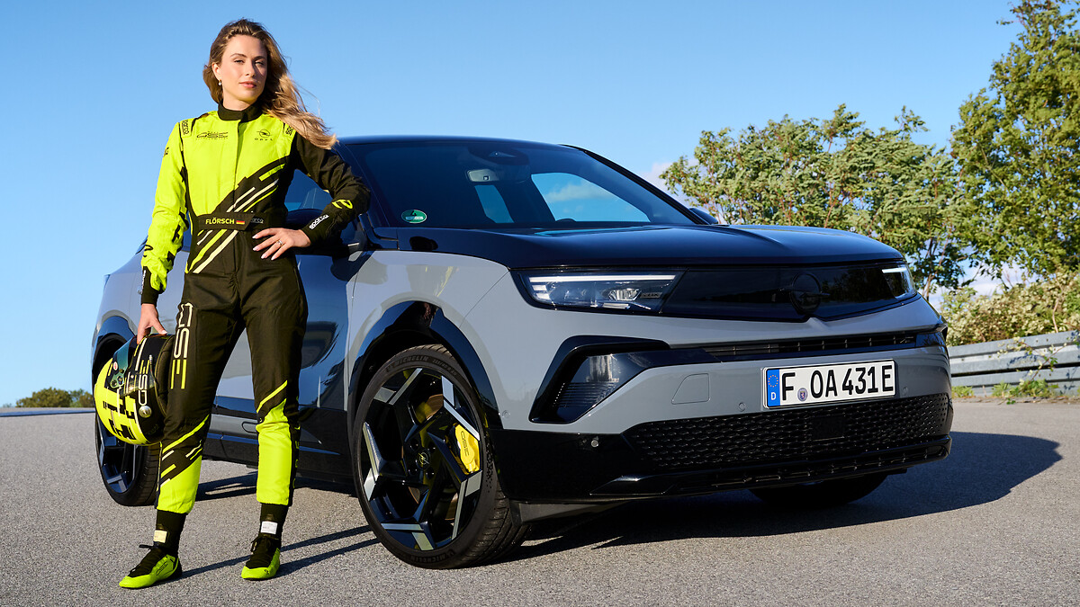 “Racing DNA, Brought to the Road”: Discovering the Racing Roots of the Opel Mokka GSE with Brand Ambassador Sophia Flörsch