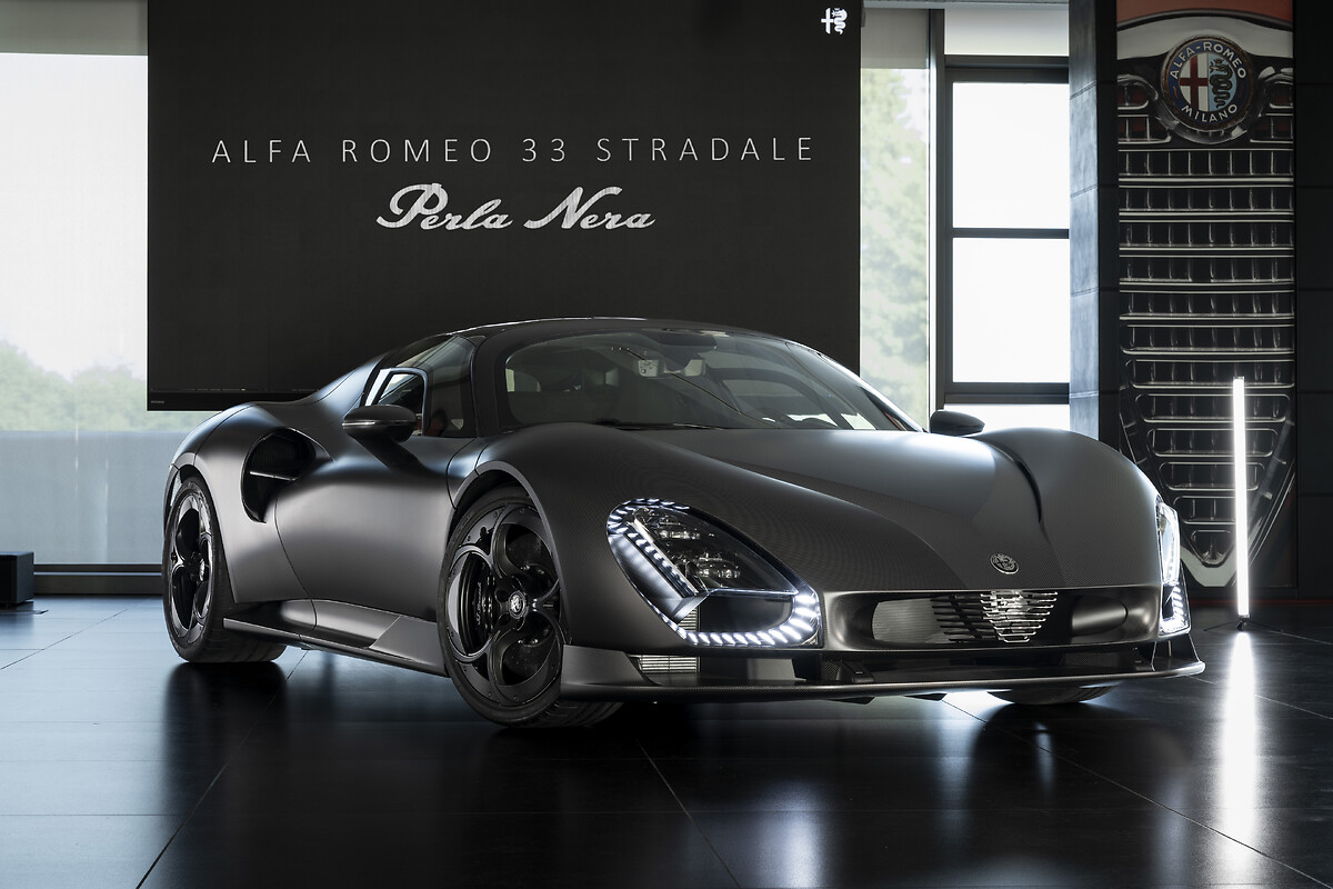 Alfa Romeo 33 Stradale “Perla Nera®” unveiled at Alfa Romeo Museum