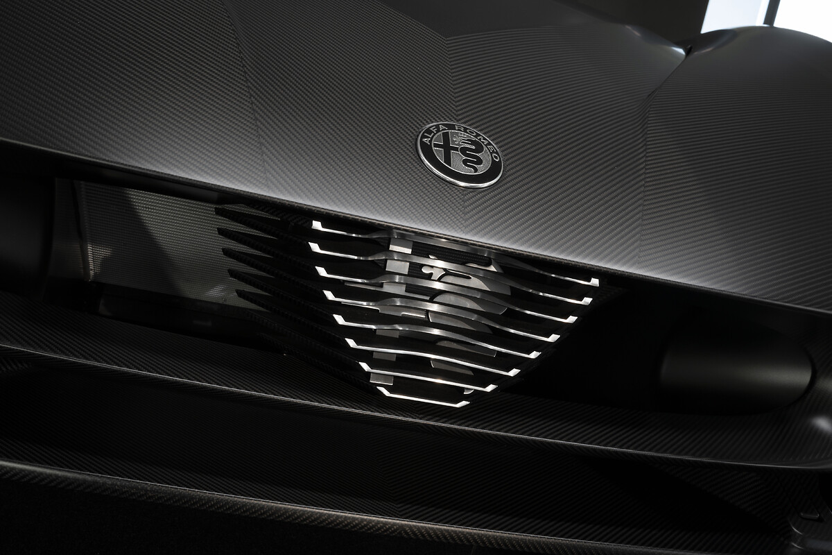 Alfa Romeo 33 Stradale “Perla Nera®” unveiled at Alfa Romeo Museum