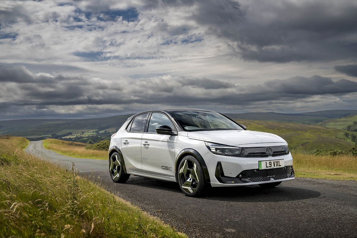 vauxhall-corsa-gse-static-11