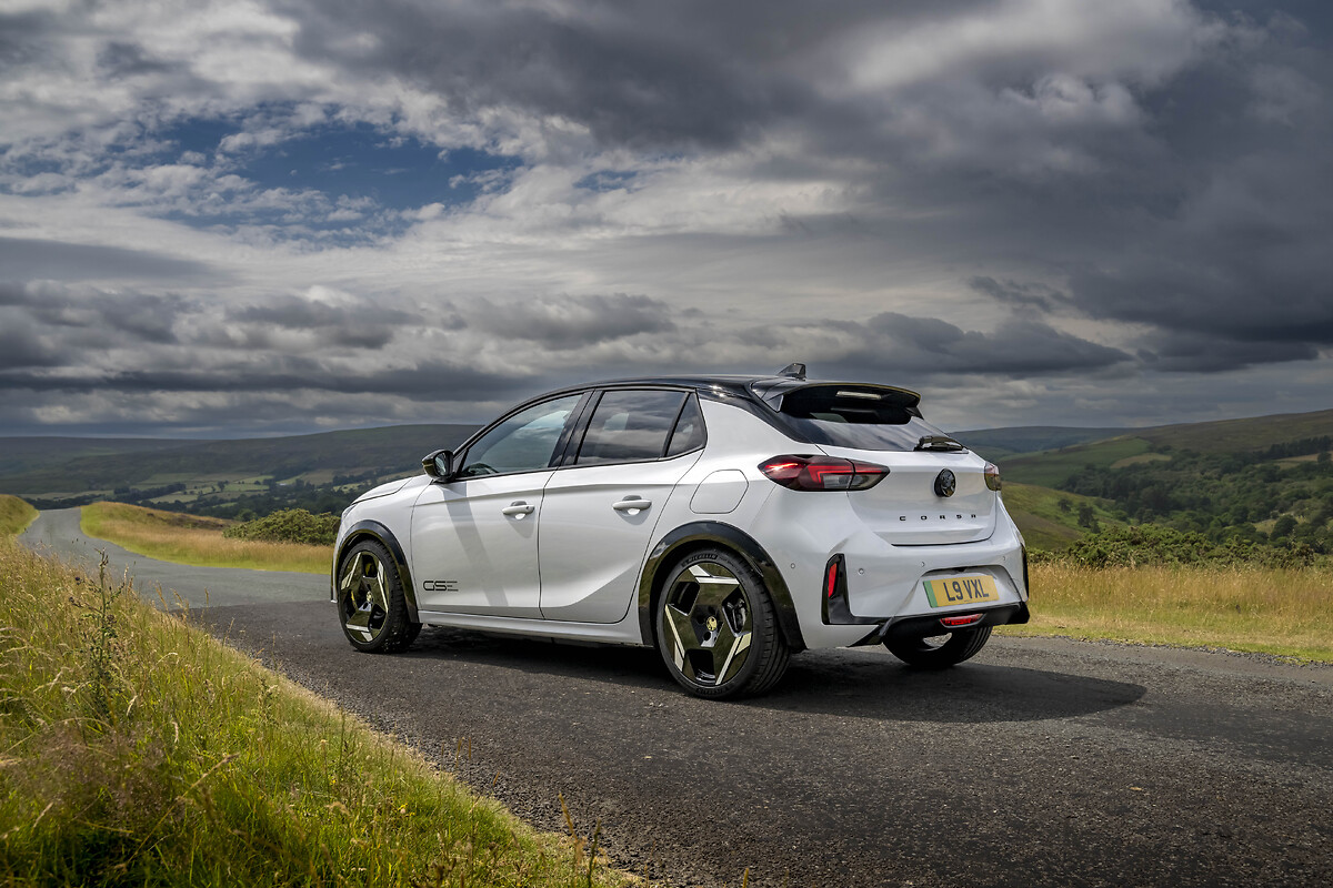vauxhall-corsa-gse-static-14