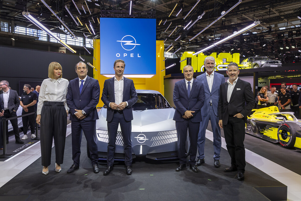 Un aperçu passionnant de l'avenir : le concept Opel STX et l'Opel GSE 27FE font leur première mondiale au Salon de l'automobile de Paris