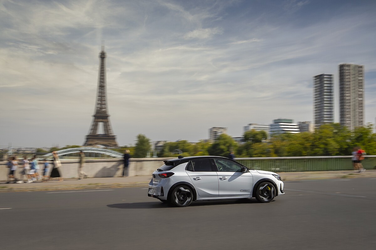 Electric Hot Hatch, City Car, Long-distance Cruiser: From Zaragoza to Paris in the New Opel Corsa GSE
