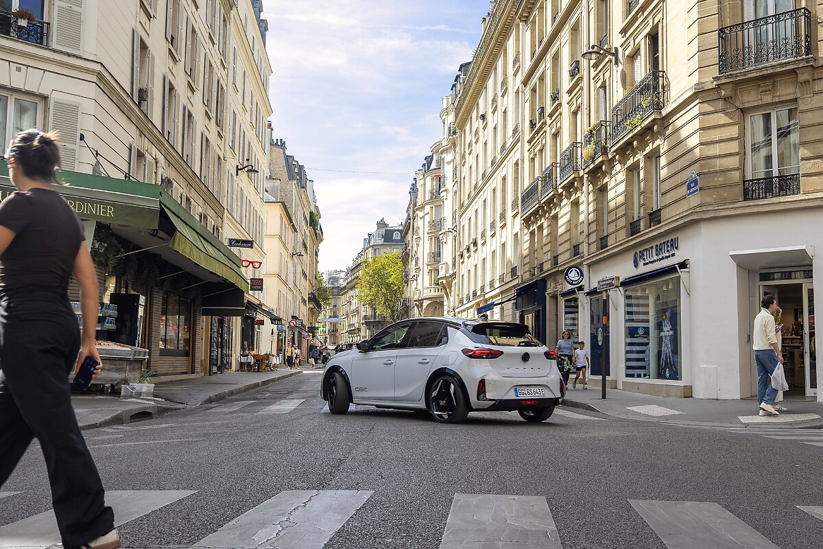 Electric Hot Hatch, City Car, Long-distance Cruiser: From Zaragoza to Paris in the New Opel Corsa GSE